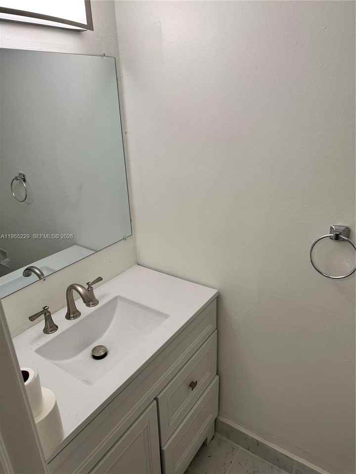 3115 N Palm Aire Dr #3115 - Photo 3 of 13