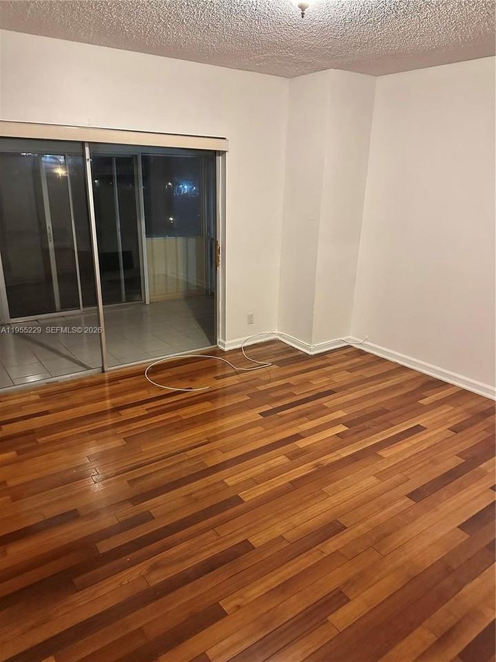 3115 N Palm Aire Dr #3115 - Photo 4 of 13