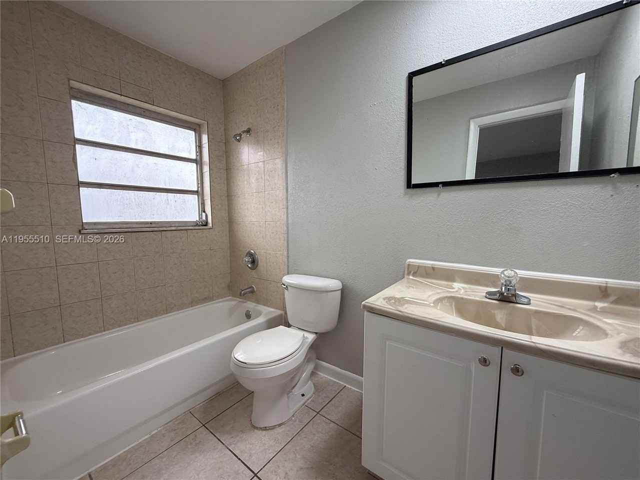 5220 Nw 18th Pl #5415 - Photo 4 of 11