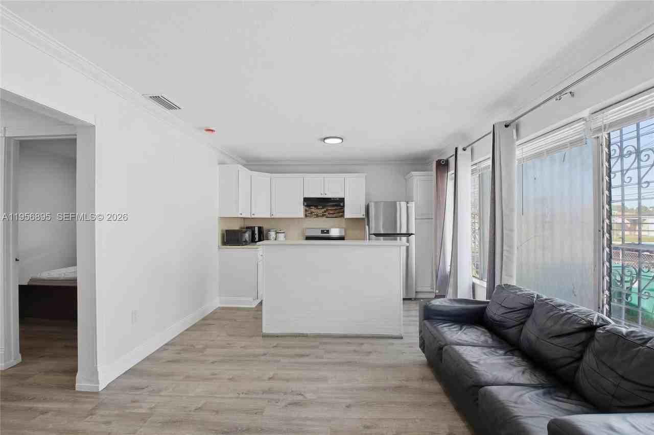 3380 Nw 14th St #0 - Photo 3 of 19