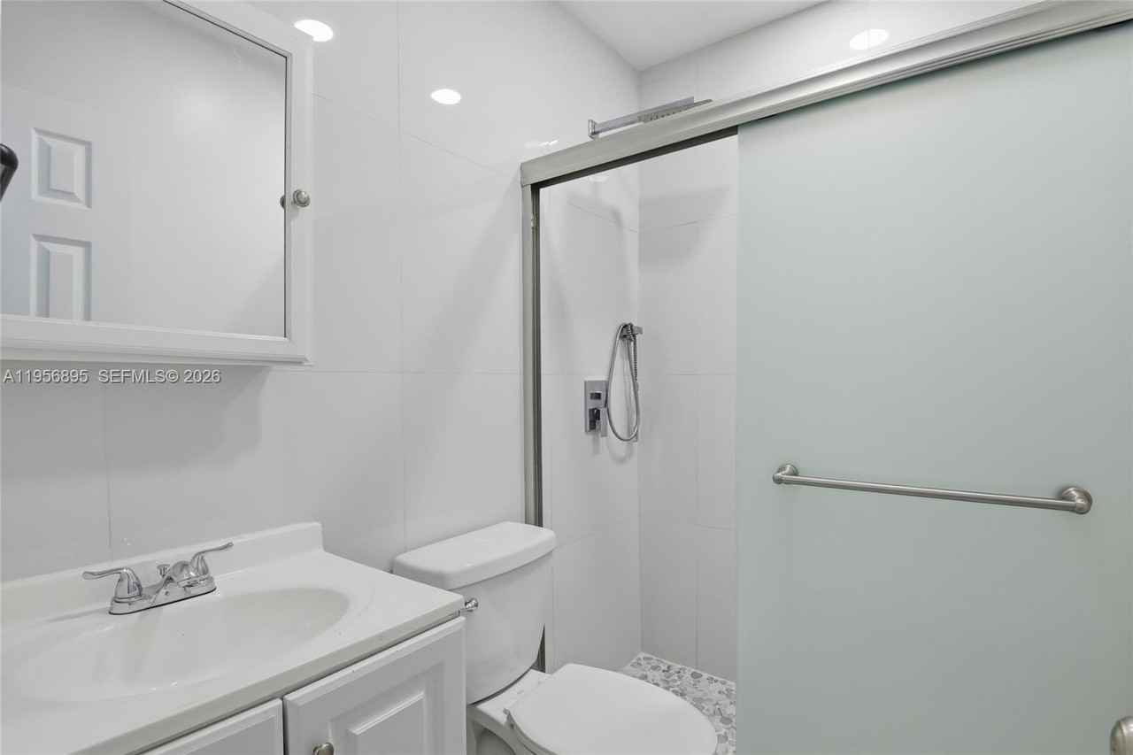 3380 Nw 14th St #0 - Photo 5 of 19