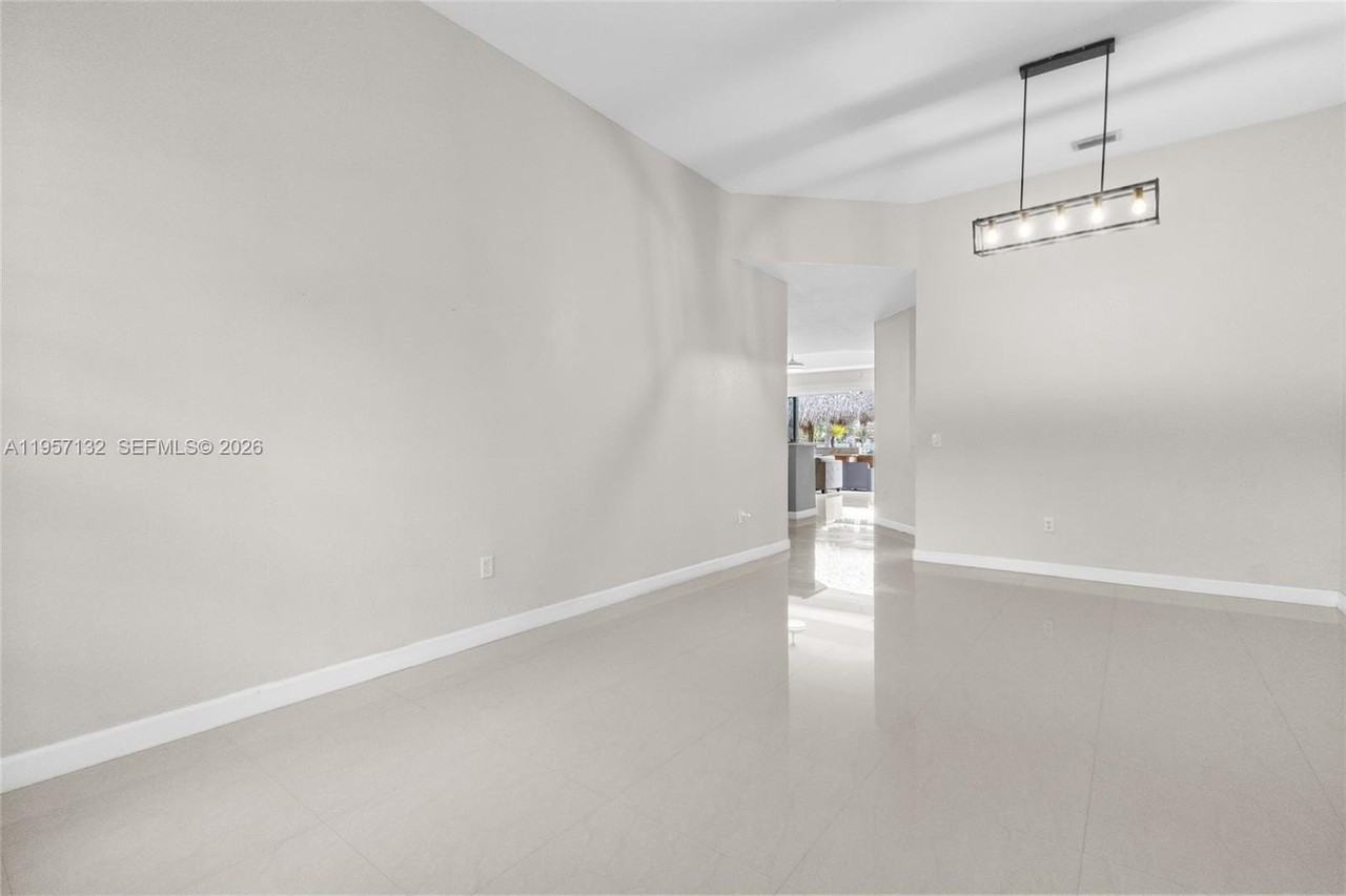 3924 Ne 15th St #0 - Photo 5 of 50