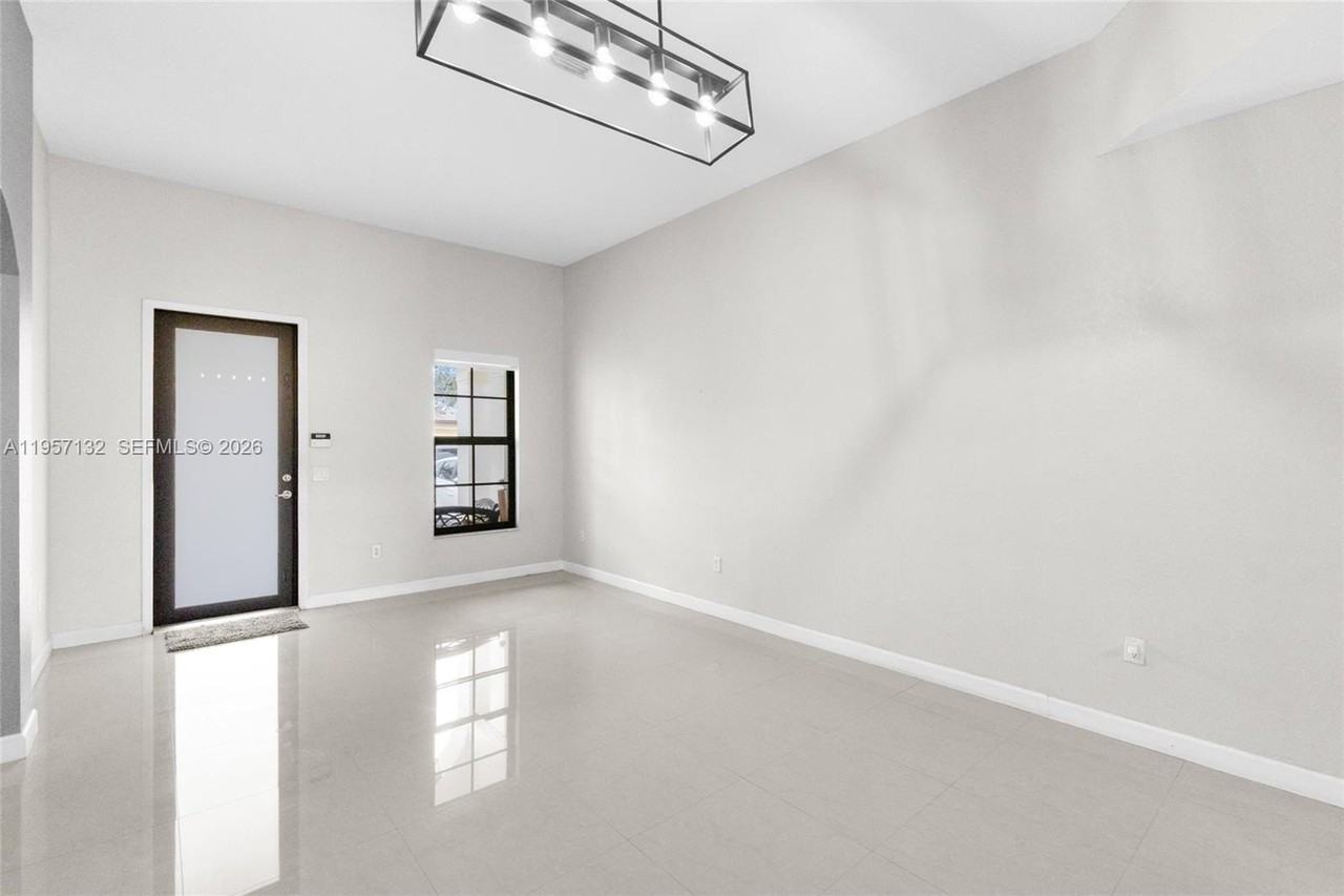 3924 Ne 15th St #0 - Photo 7 of 50