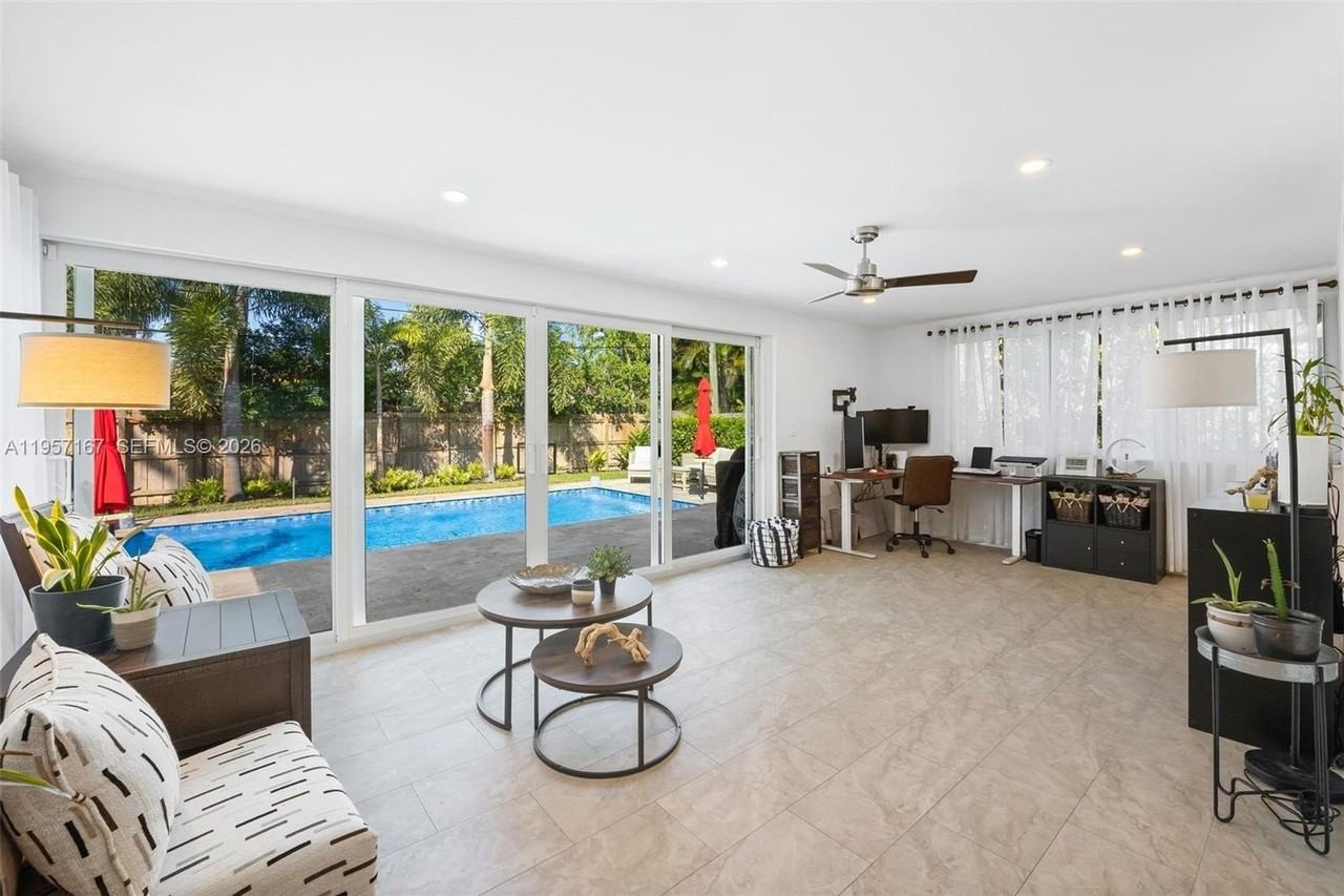 1639 Ne 27th Dr - Photo 4 of 15