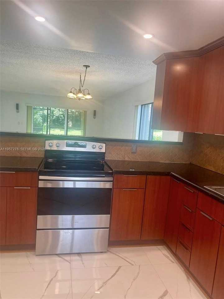 403 Lakeview Dr #106 - Photo 7 of 23