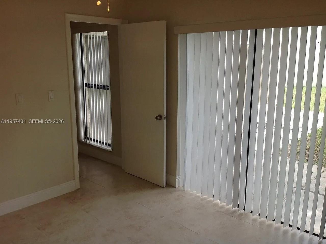 10734 Sw 117th Pl - Photo 4 of 10