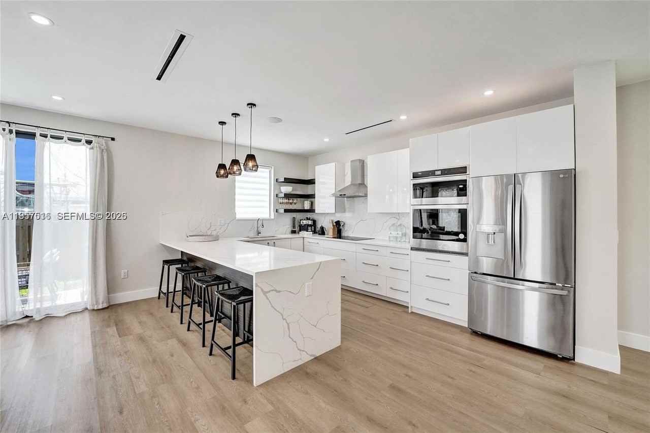 1617 Ne 11th St #TH1 - Photo 7 of 39