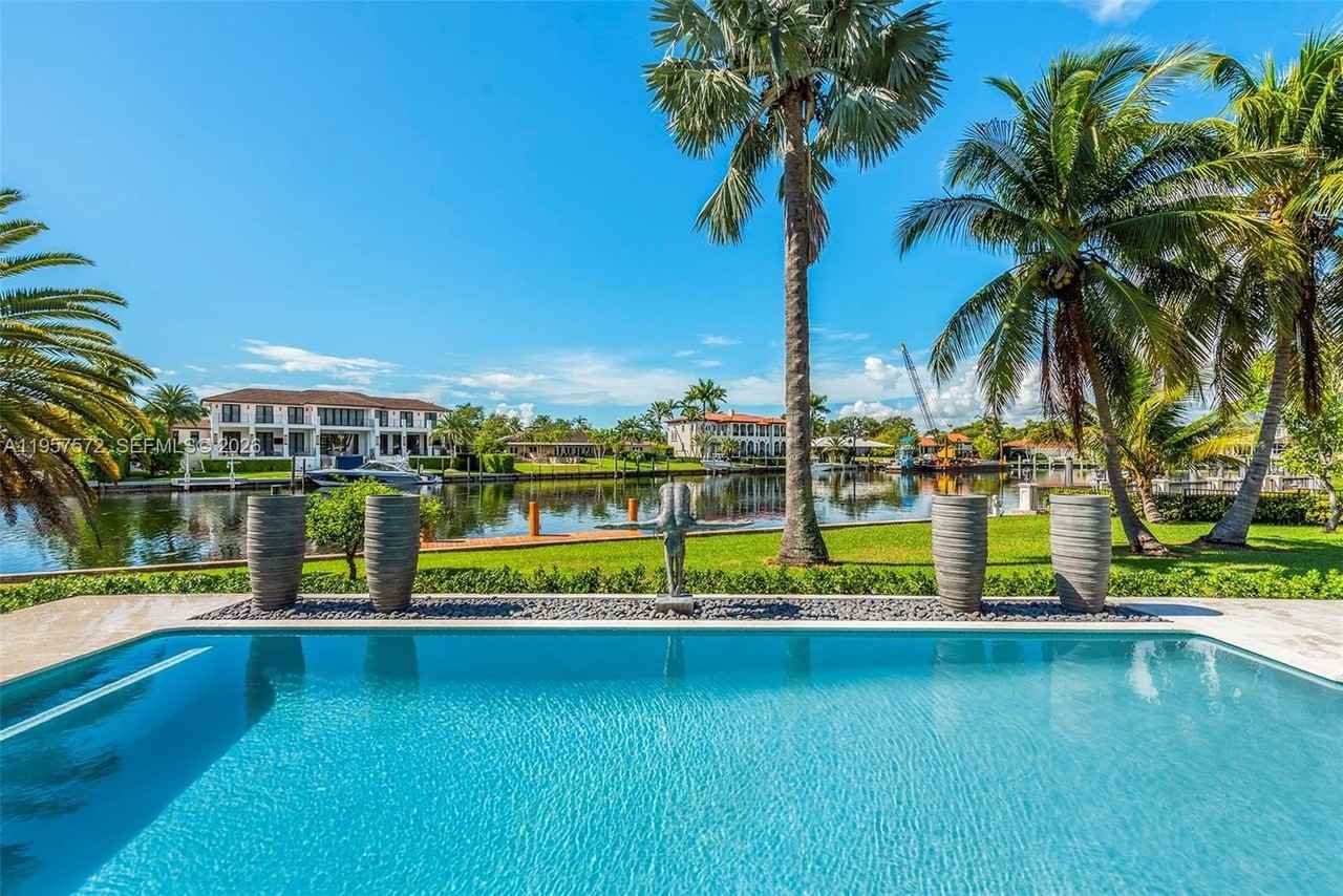 540 Reinante Ave - Photo 2 of 25