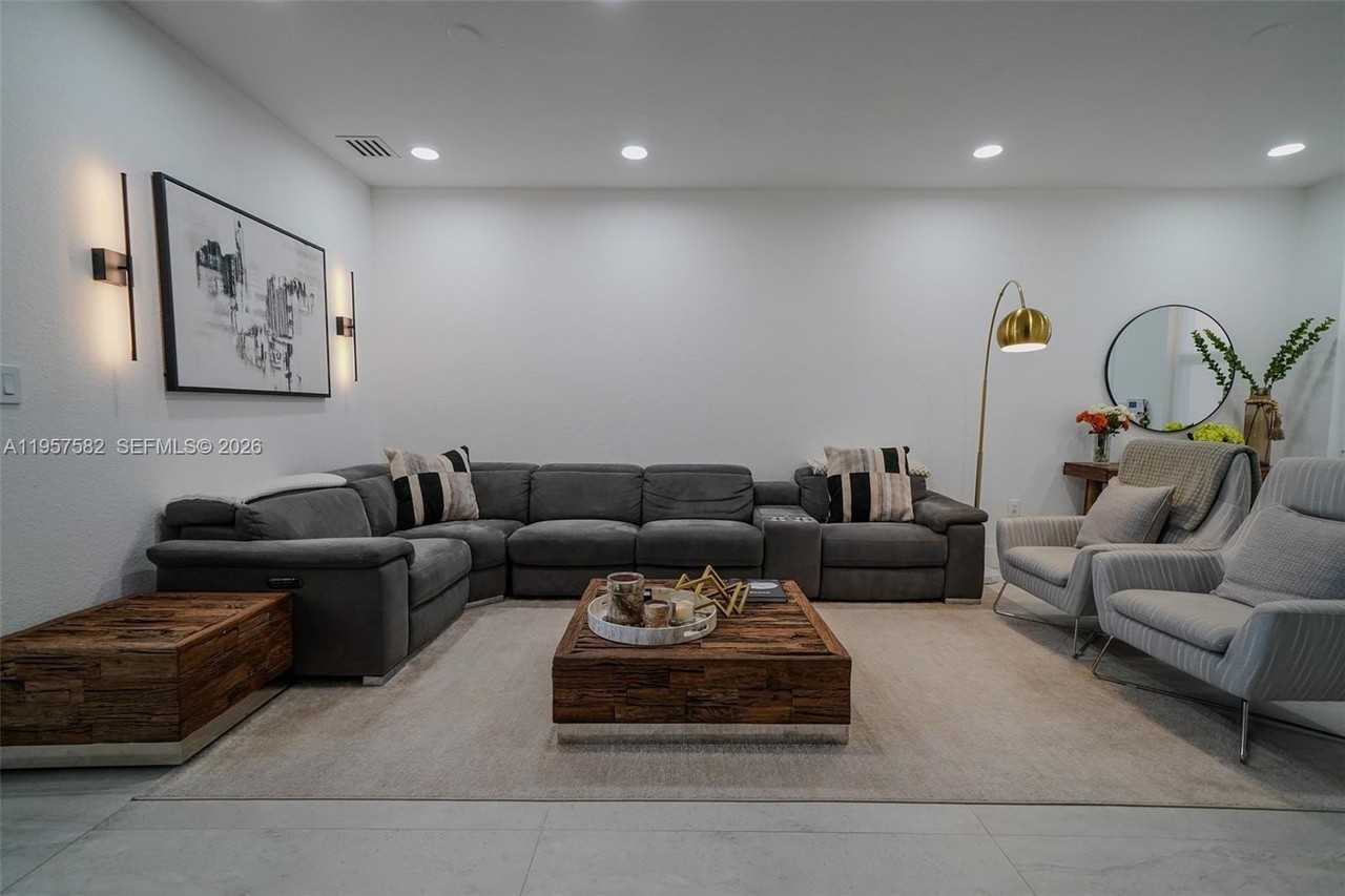 12542 Sw 126th Ave #12542