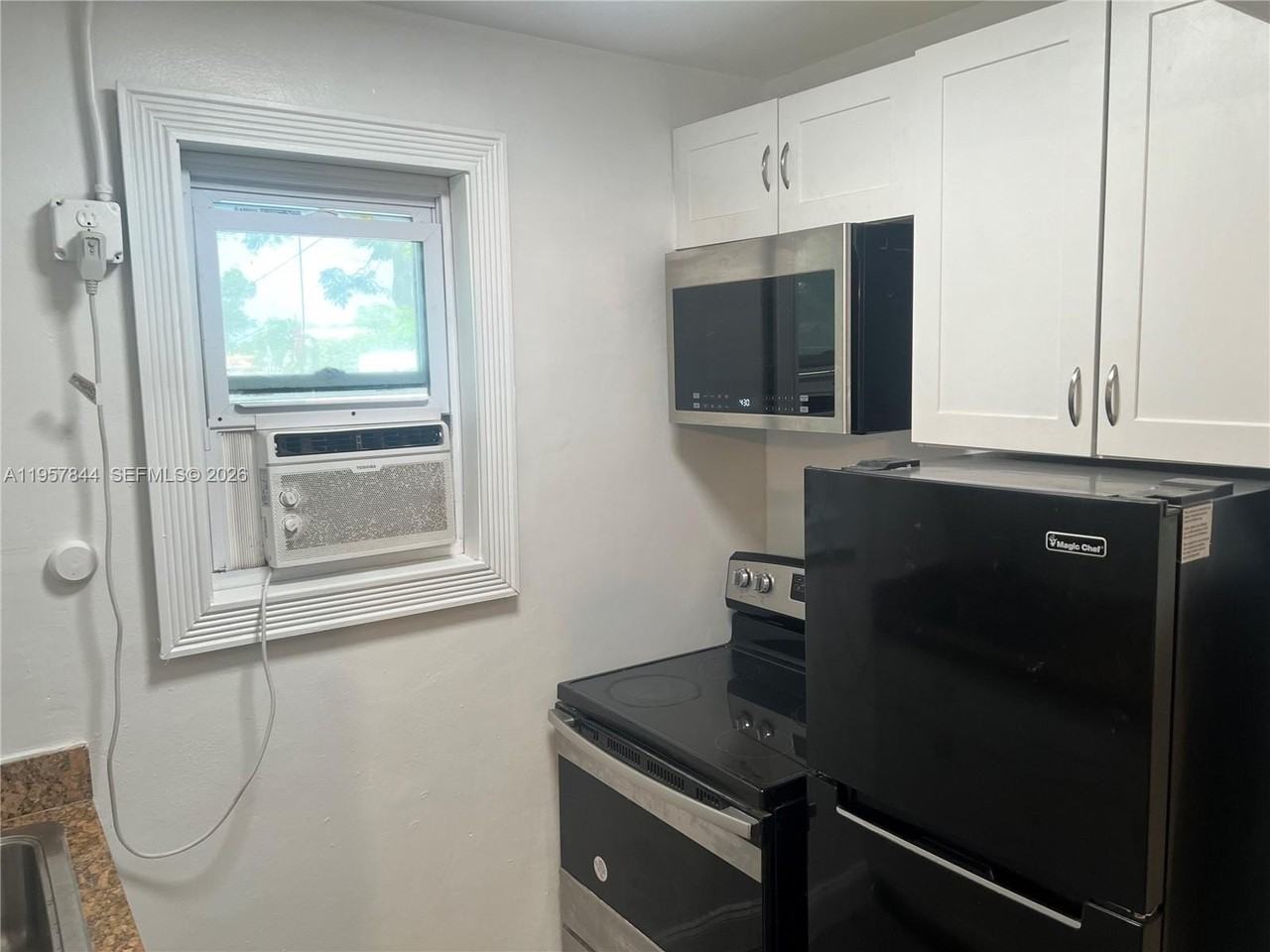 2118 N 19th Ave #1-4 - Photo 7 of 16