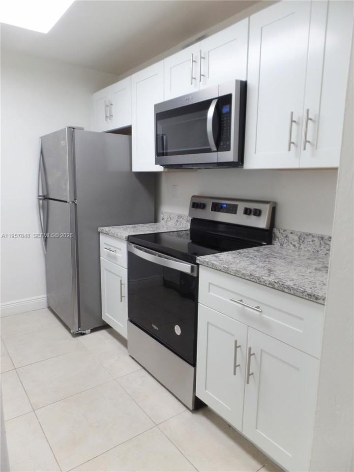 7225 Miami Lakes Dr #C26 - Photo 2 of 25