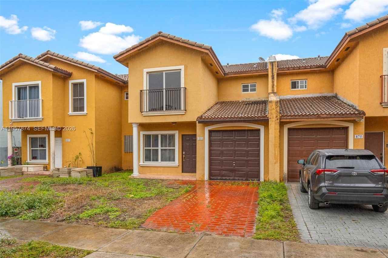 865 Sw 6th Ct - Photo 2 of 33