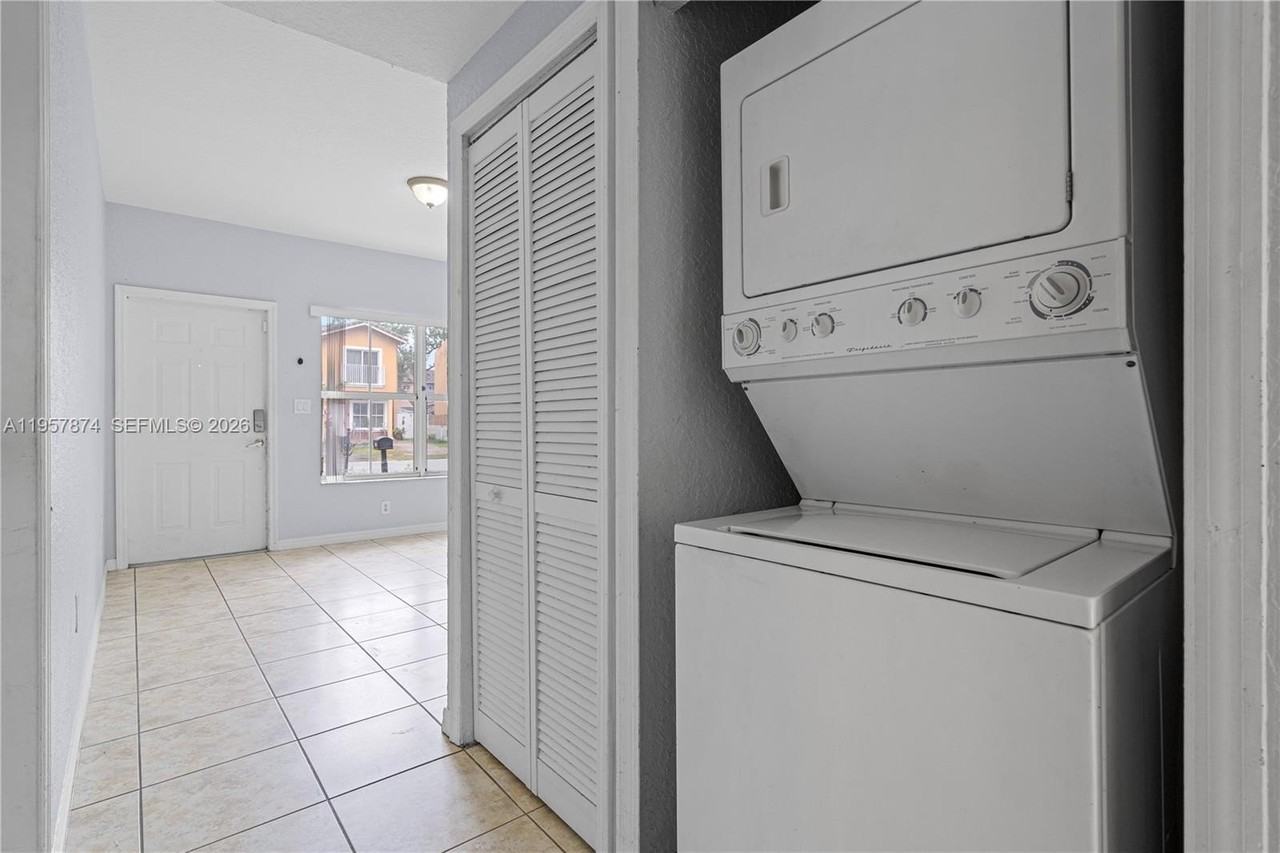 865 Sw 6th Ct - Photo 7 of 33