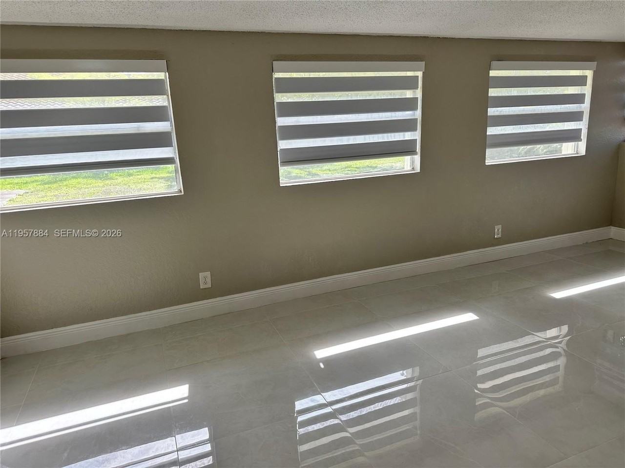 9450 Sw 181st Ter - Photo 3 of 30