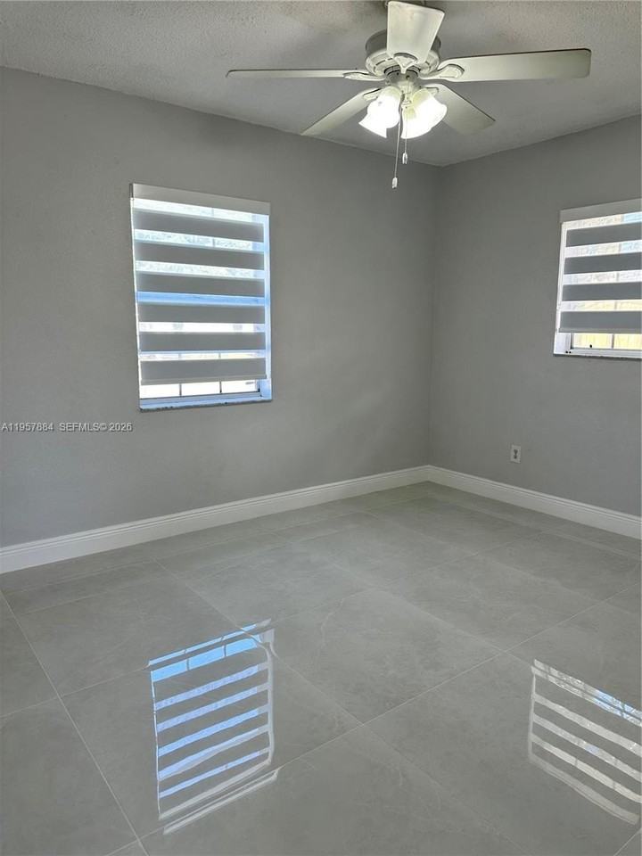 9450 Sw 181st Ter - Photo 7 of 30