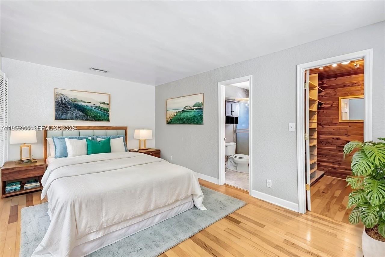 735 Ne 38th St - Photo 7 of 20