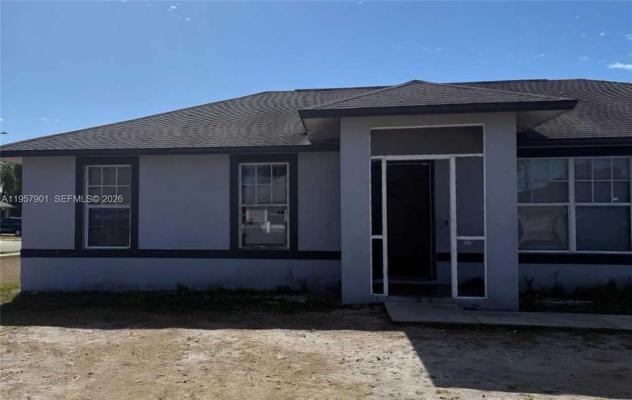 3241 Willin St - Photo 2 of 7