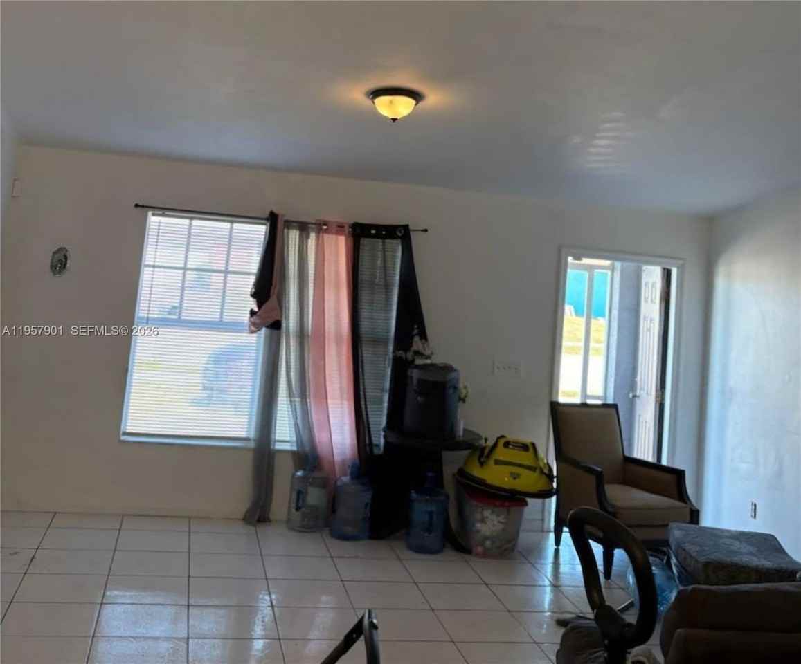 3241 Willin St - Photo 4 of 7