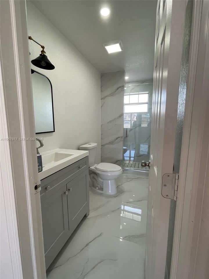 4727 Nw 4th St #4727 - Photo 6 of 14