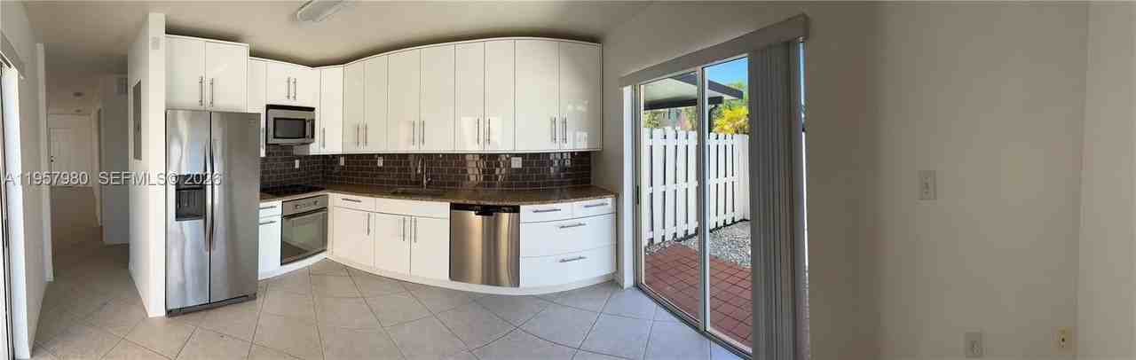 3810 Sw 153rd Pl - Photo 2 of 37