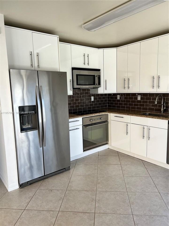 3810 Sw 153rd Pl - Photo 5 of 37