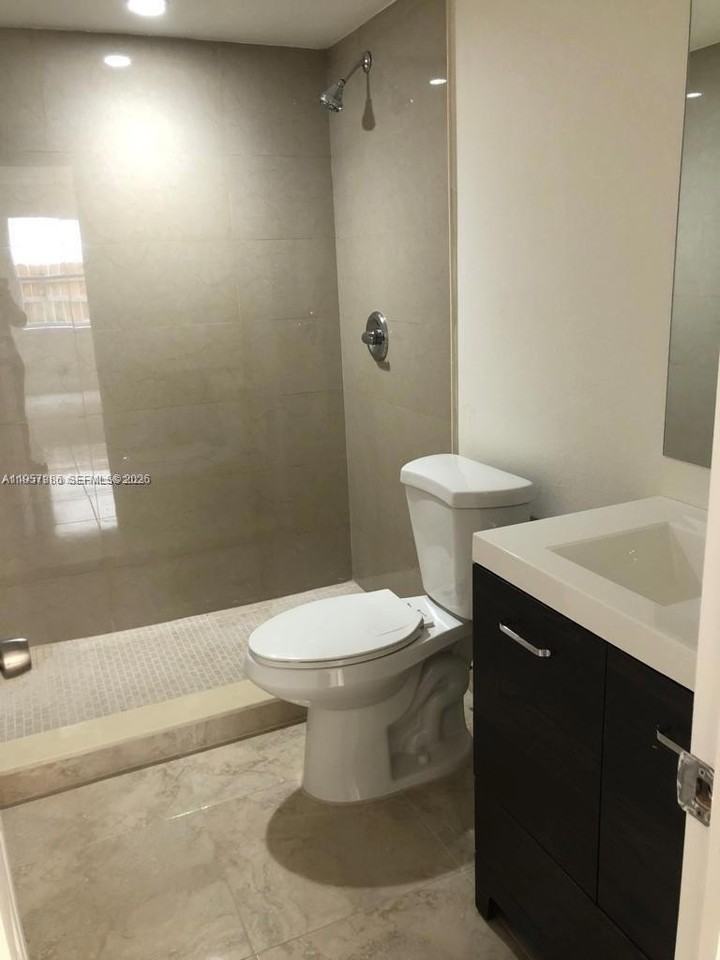 11220 Sw 67th Ter #0 - Photo 3 of 7