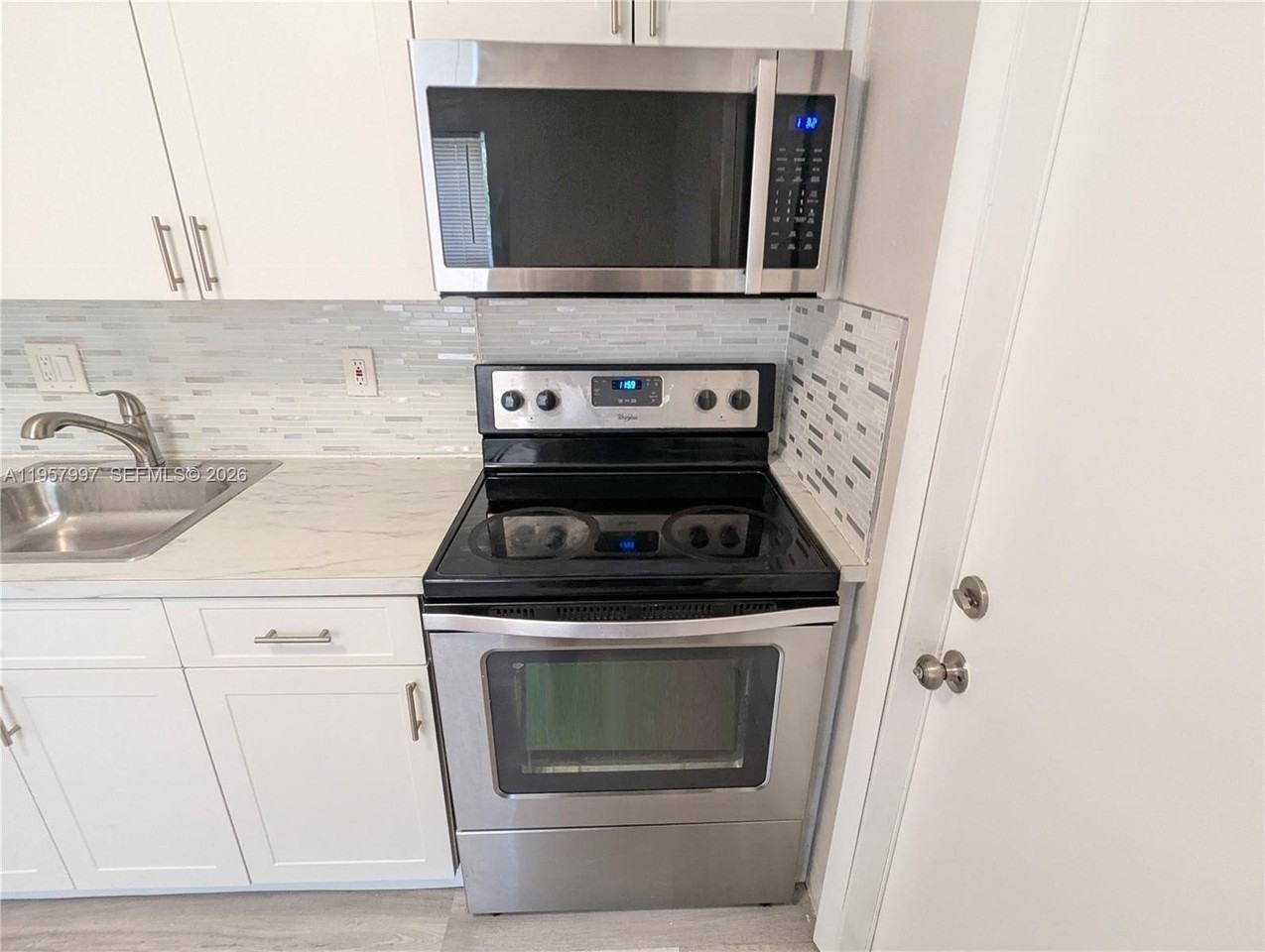 2300 Douglas St #7 - Photo 5 of 13