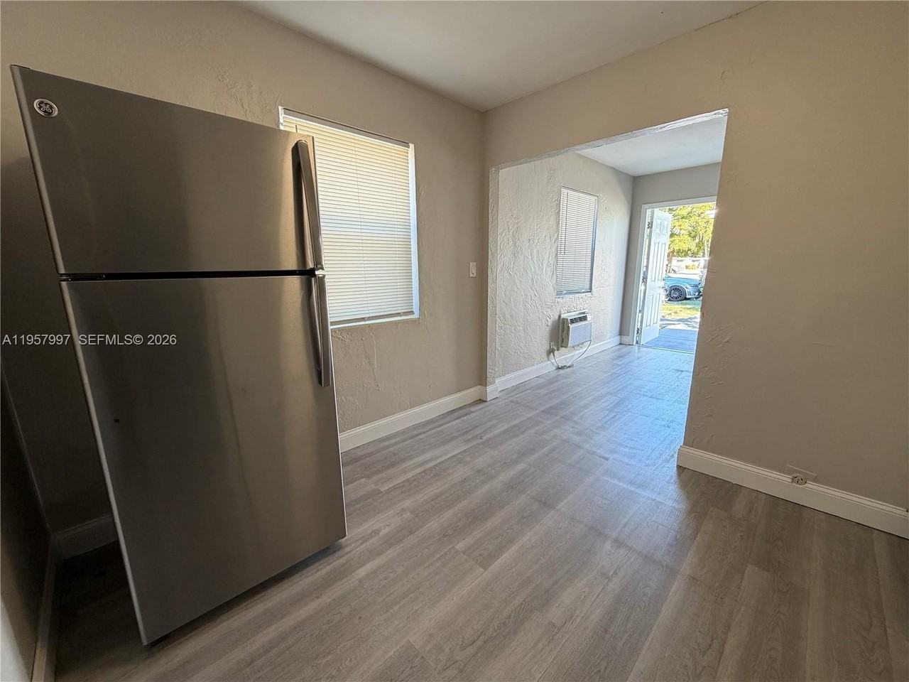 2300 Douglas St #7 - Photo 6 of 13