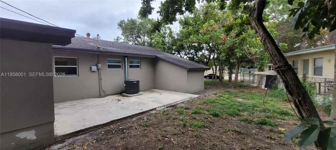 1642 44th St #NA - Photo 5 of 25