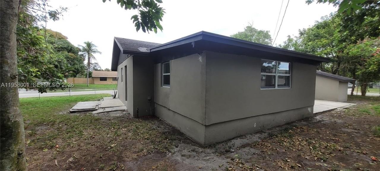 1642 44th St #NA - Photo 7 of 25