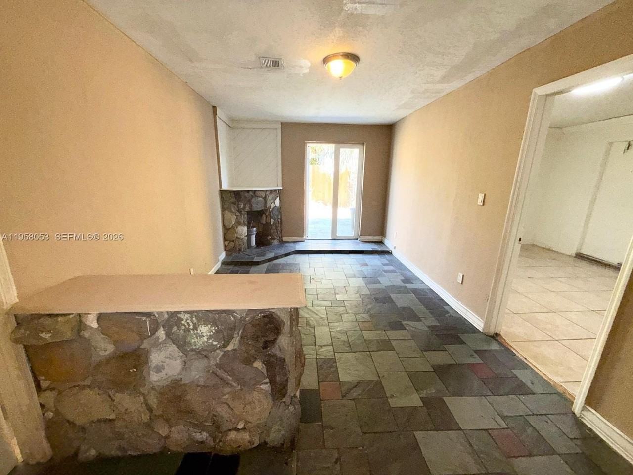 341 Ne 25th Ct #341 - Photo 3 of 8