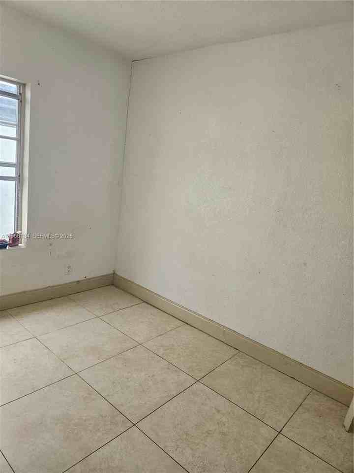 2952 Nw 5th Ave #0 - Photo 6 of 7