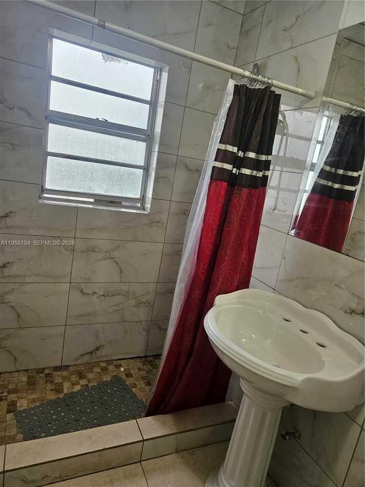 2952 Nw 5th Ave #0 - Photo 7 of 7