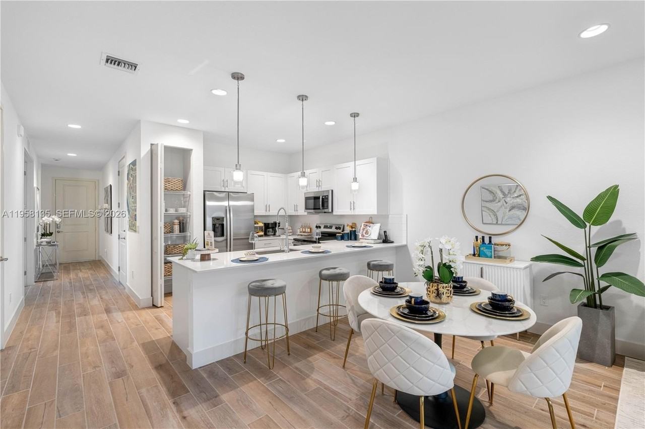 7311 Ivory Spring Way - Photo 4 of 50