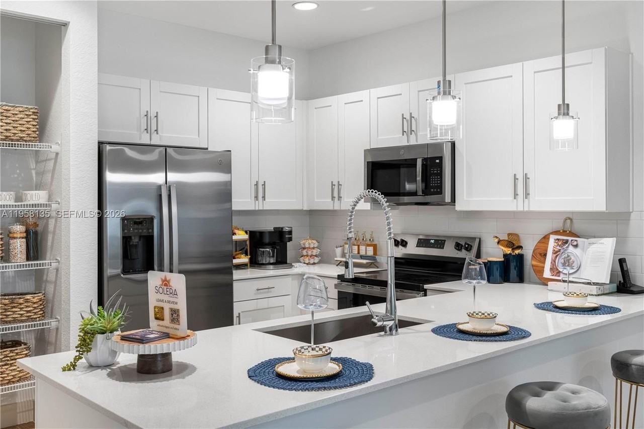 7311 Ivory Spring Way - Photo 7 of 50