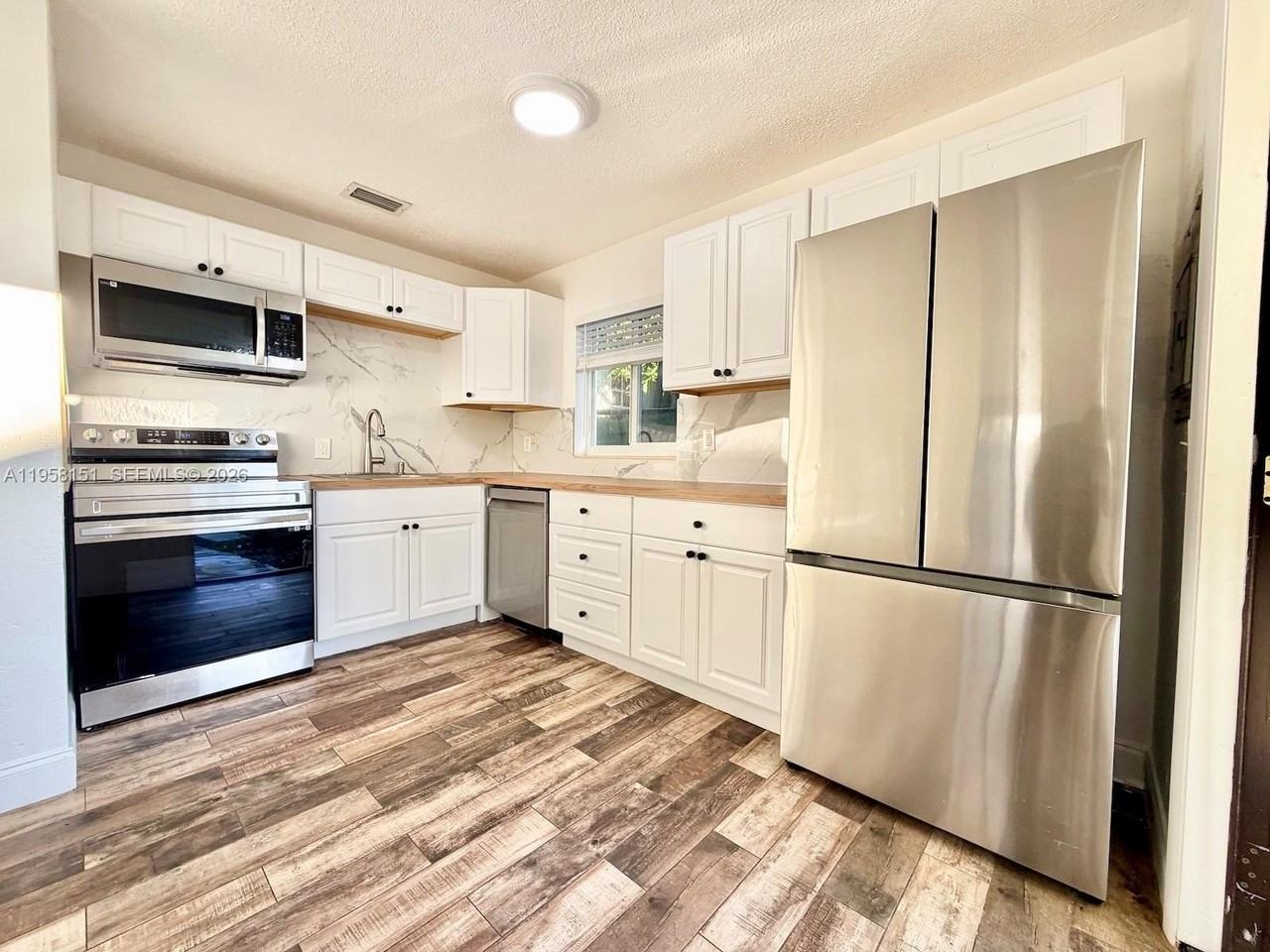 927 Sw 12th Ave #927 - Photo 7 of 19