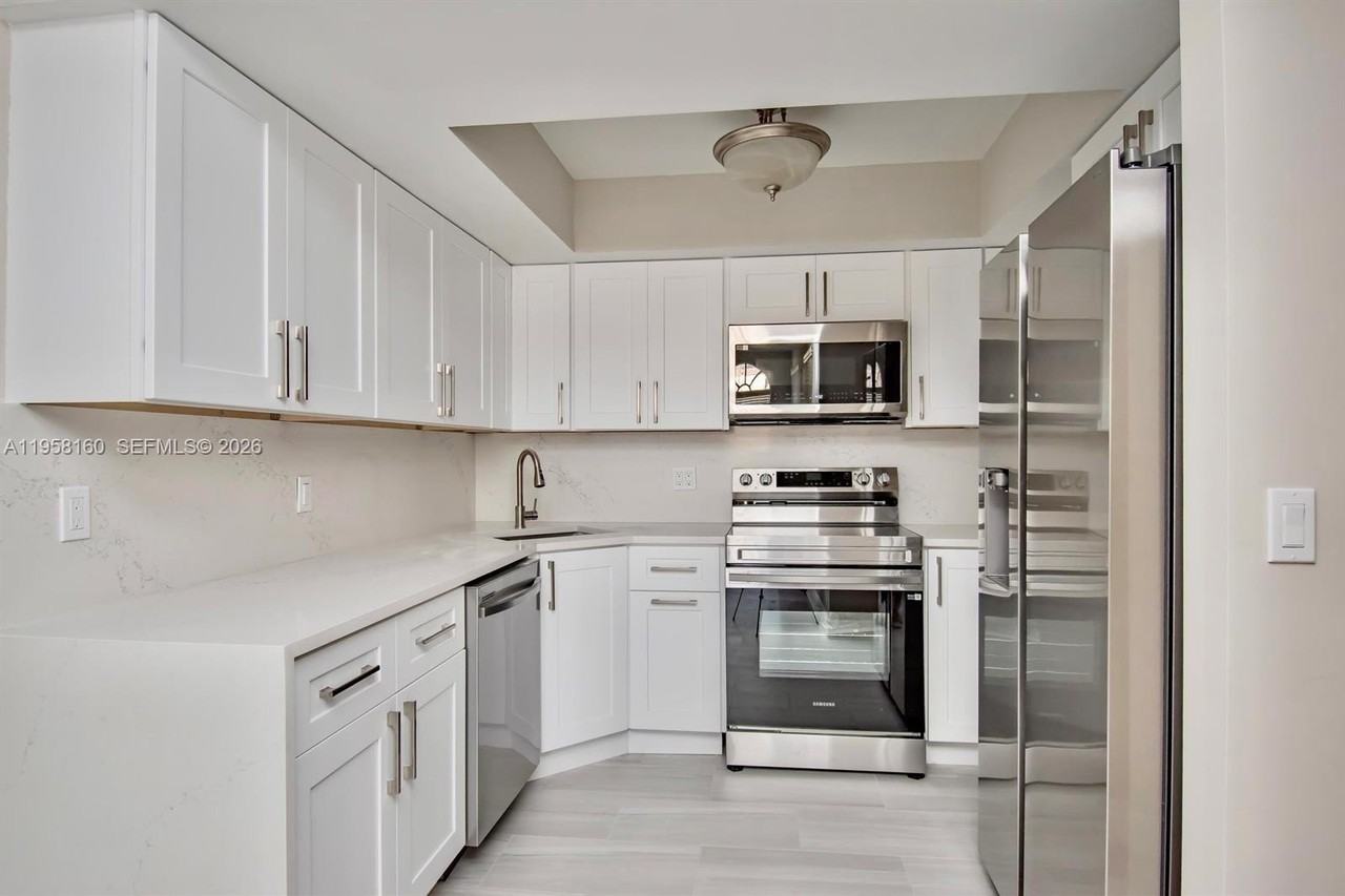 4240 Village Dr #B - Photo 5 of 16