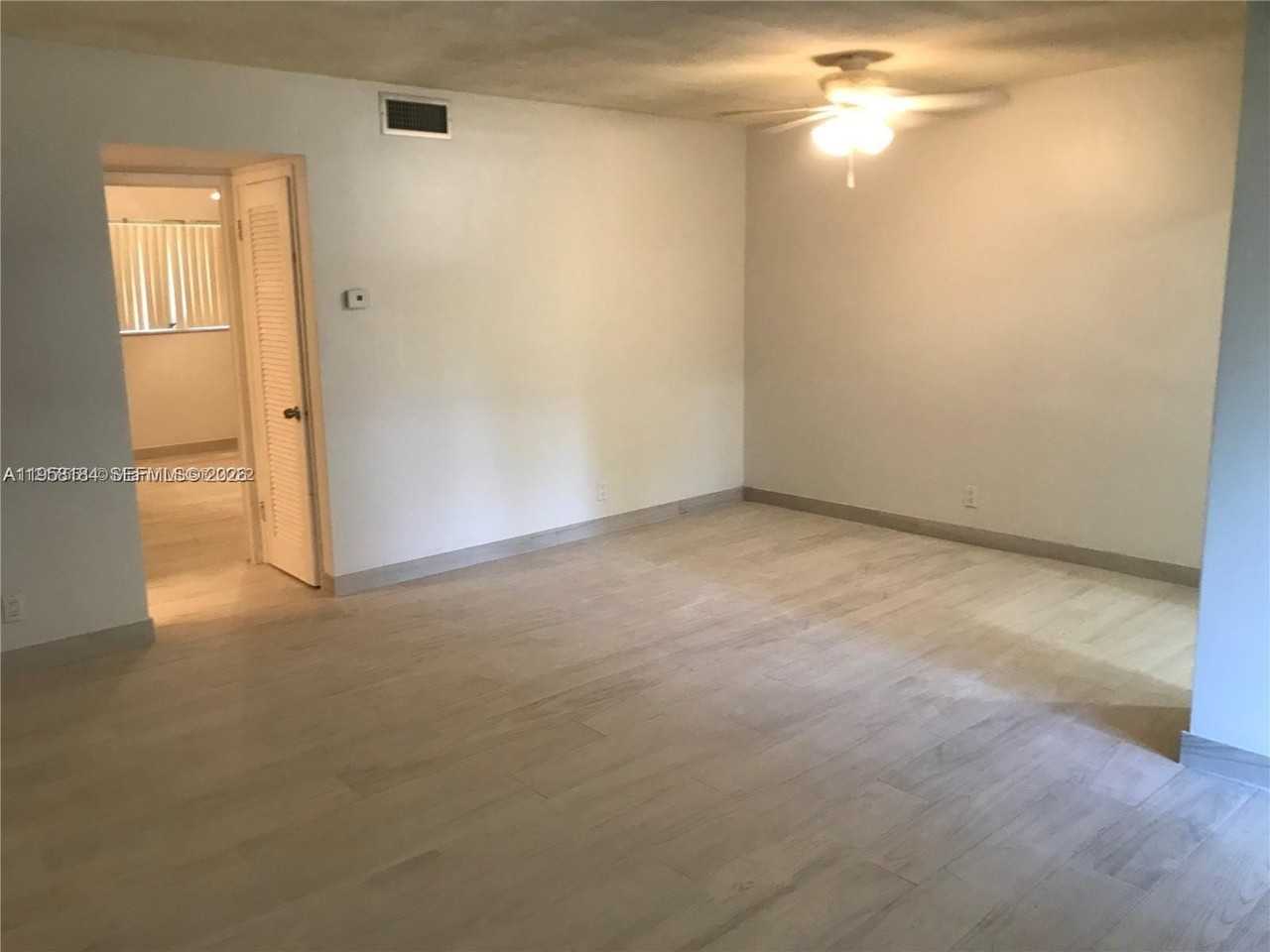 501 Blue Heron Dr #109A - Photo 4 of 6