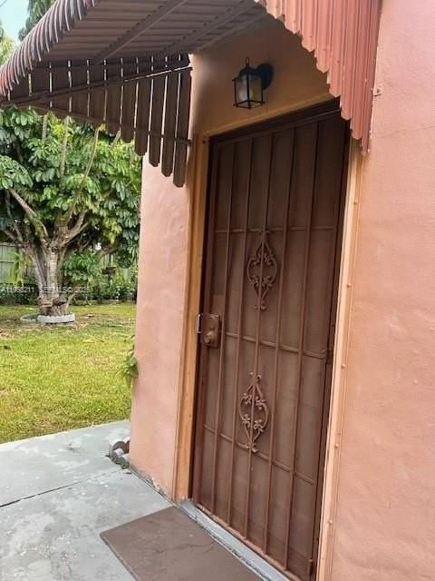 2250 Sw 11th St #B - Photo 2 of 10