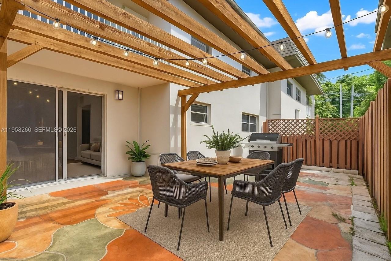 8601 Sw 94th St #104W - Photo 7 of 29