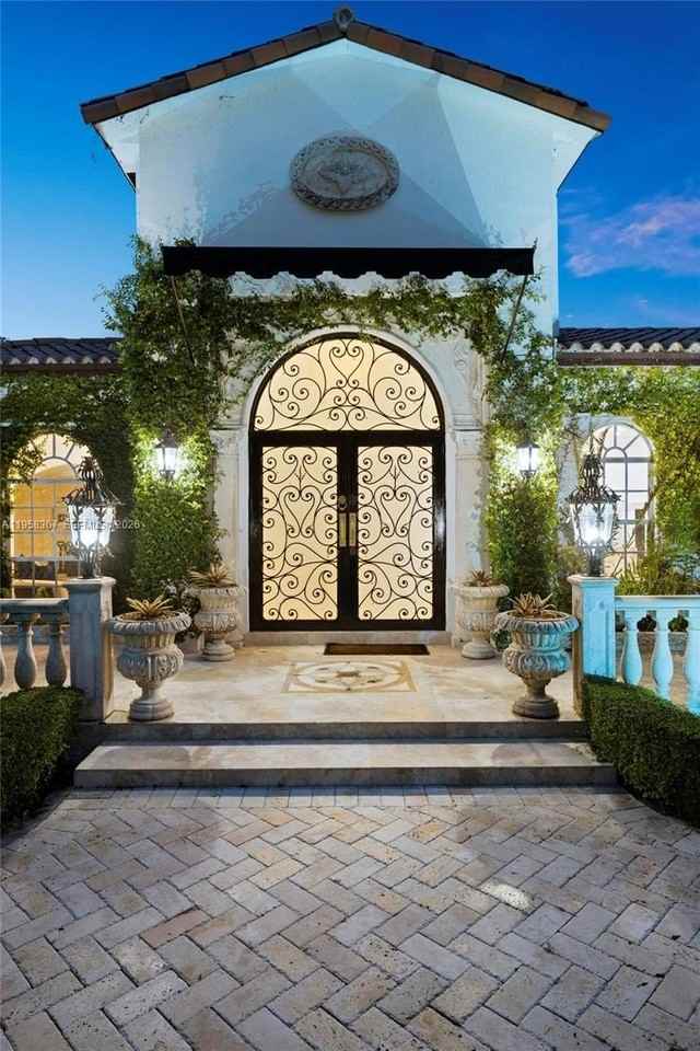 12300 Old Cutler Rd #1 - Photo 3 of 50