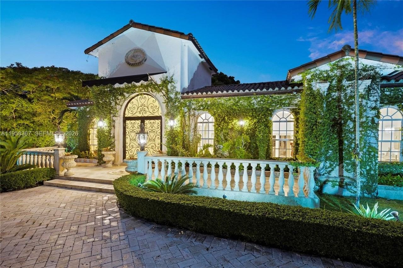 12300 Old Cutler Rd #1 - Photo 4 of 50