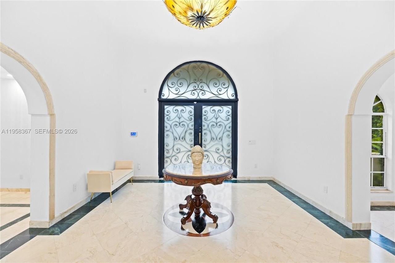 12300 Old Cutler Rd #1 - Photo 6 of 50