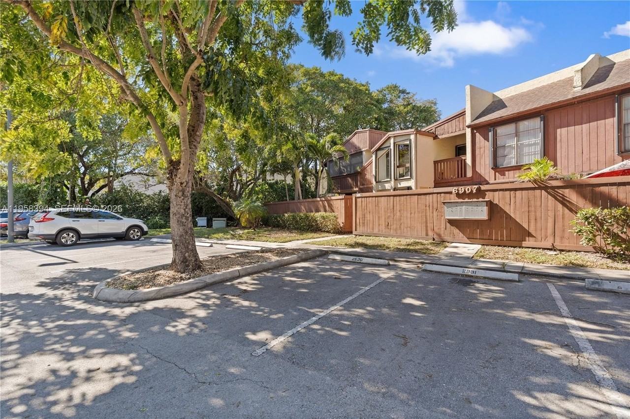 6907 Sw 115th Pl #D40 - Photo 2 of 38