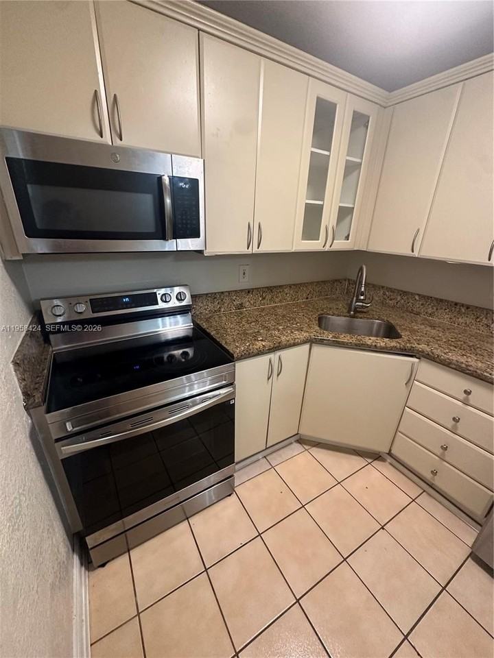 17255 Sw 95th Ave #461 - Photo 4 of 13