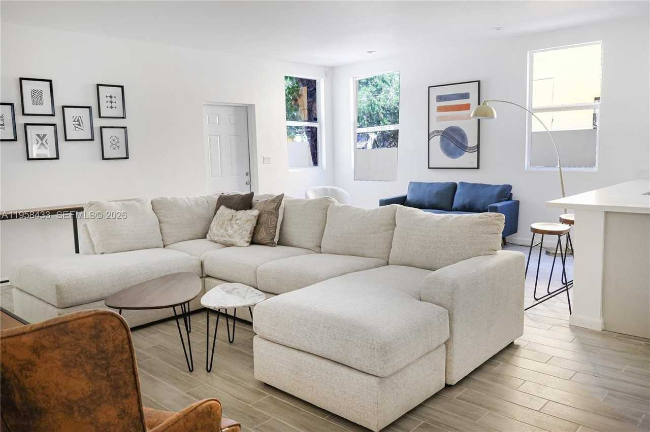 1221 Nw 45th St #A - Photo 2 of 20