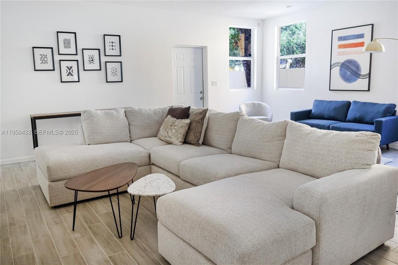 1221 Nw 45th St #A - Photo 3 of 20