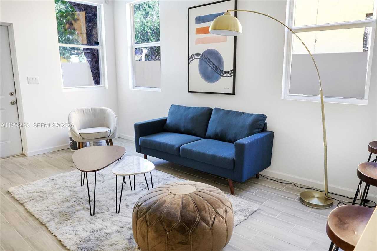 1221 Nw 45th St #A - Photo 4 of 20