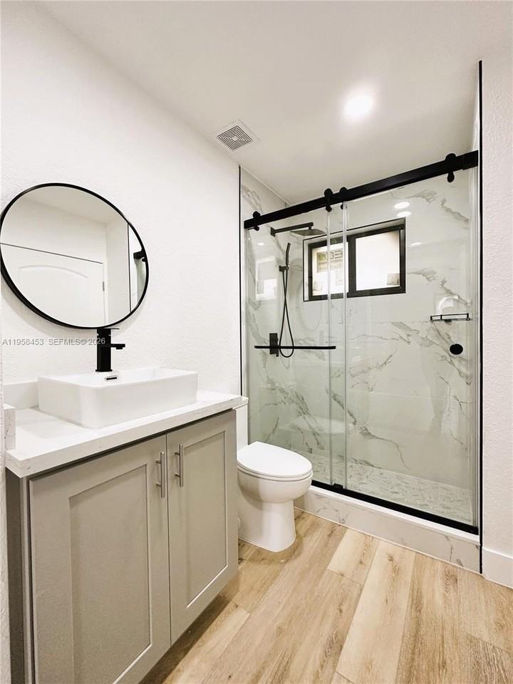 1278 Sw 2nd St #4 - Photo 3 of 10