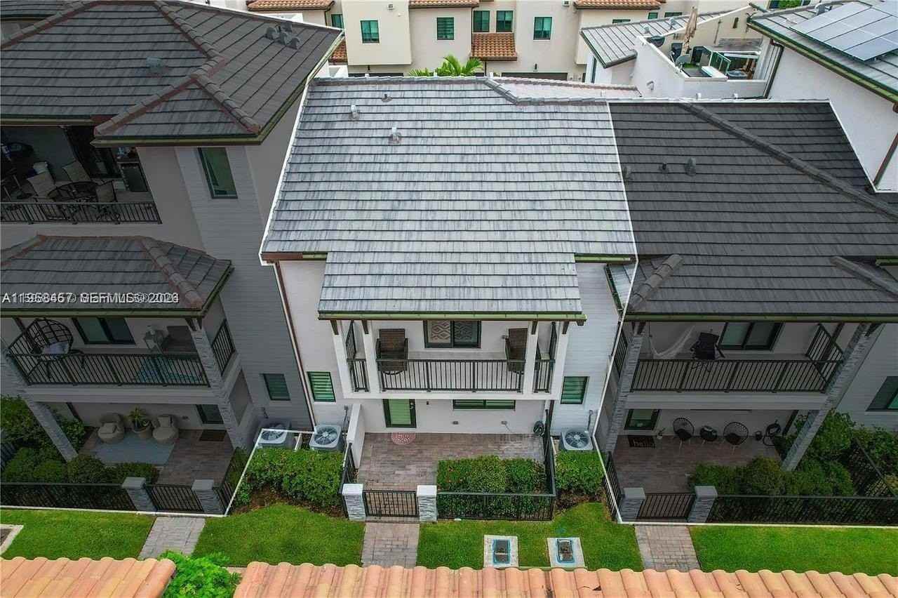 4680 Nw 83rd Pkwy #4680 - Photo 2 of 3